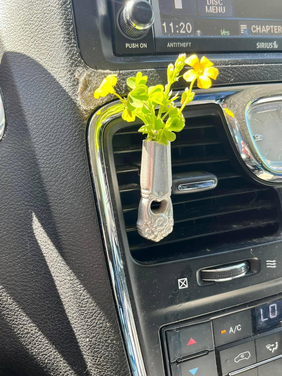 Vent Clip Bud Vase - A Taste of Kentucky