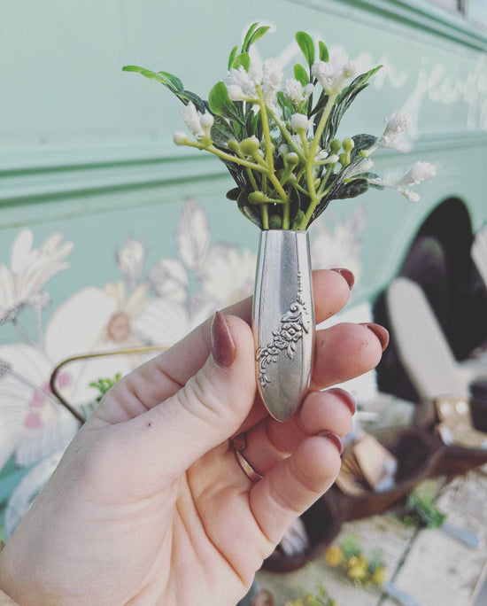 Vent Clip Bud Vase - A Taste of Kentucky