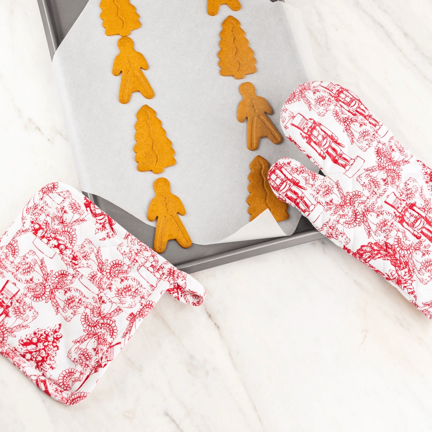 Classic Nutcracker Oven Mitt & Potholder Set - A Taste of Kentucky