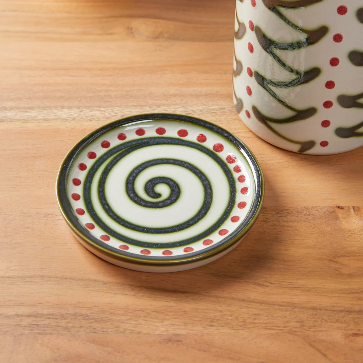 Louisville Stoneware 10.5" Wine Cooler Saucer in Holly Graffiti - A Taste of Kentucky