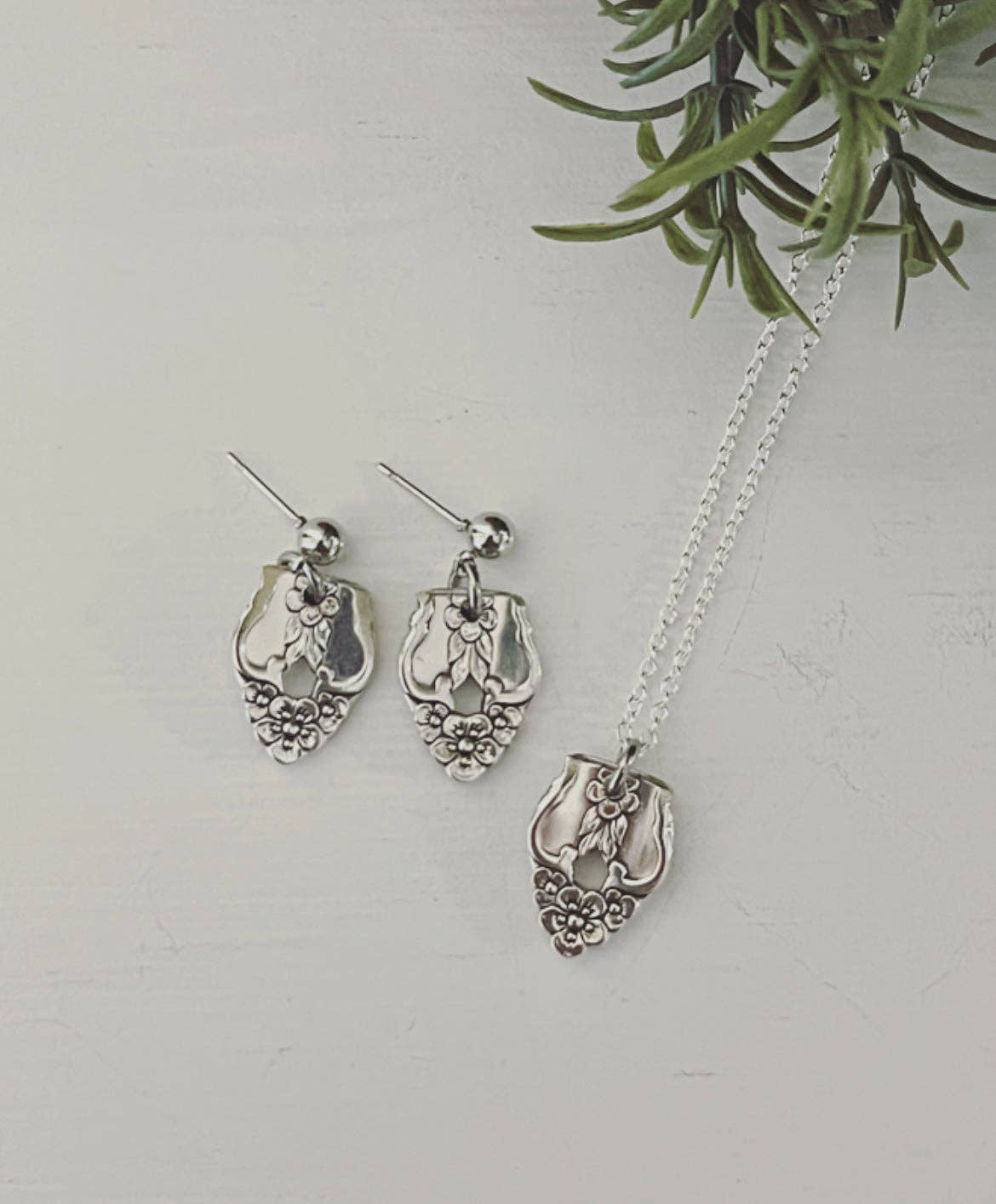Distinction Vintage Silverware Jewelry Set - A Taste of Kentucky