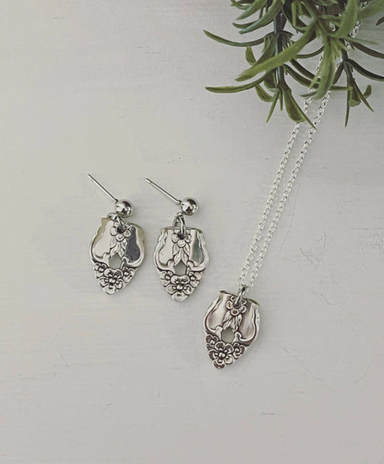 Distinction Vintage Silverware Jewelry Set - A Taste of Kentucky