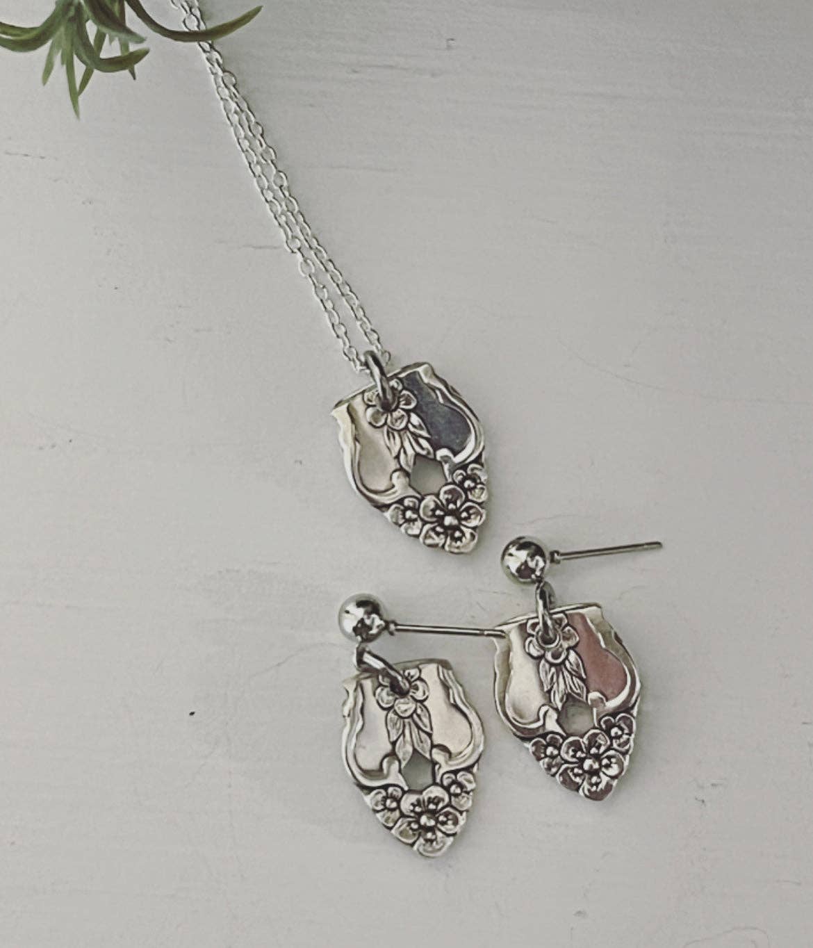Distinction Vintage Silverware Jewelry Set - A Taste of Kentucky
