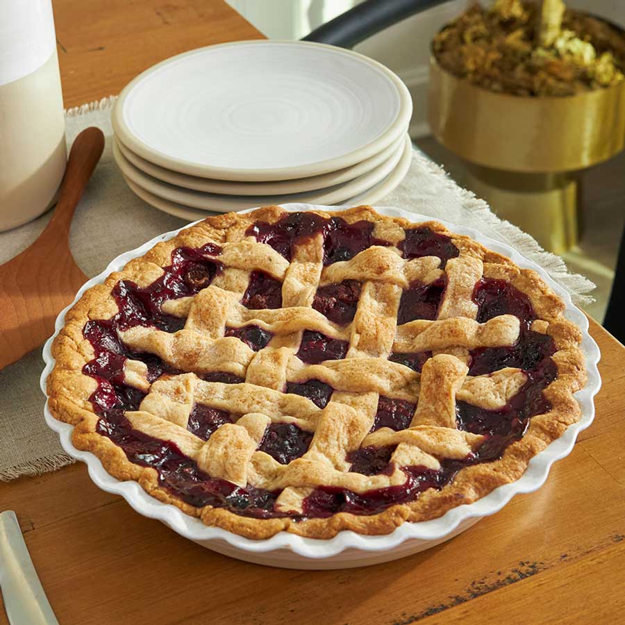 Stoneware & Co Pie Plate - A Taste of Kentucky